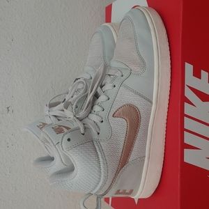 Nike Women's Court Borough Mid Premium